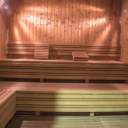 Radon Plaza Szálloda 4*