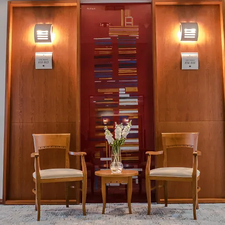 Radon Plaza Hotel 4*