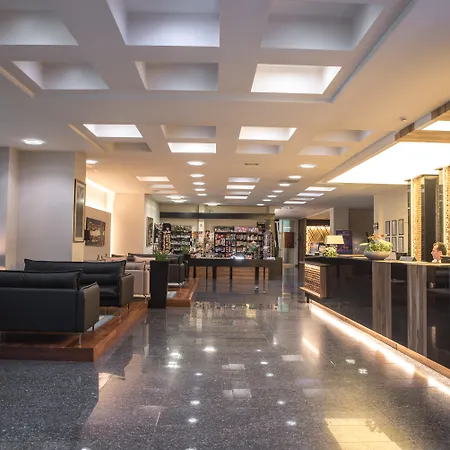 Radon Plaza Hotel SJJ