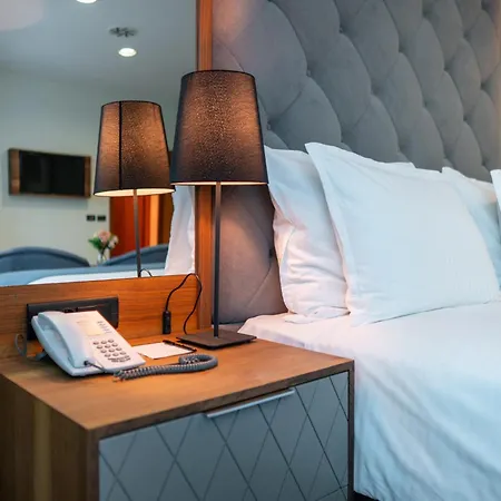 Hotel Radon Plaza 4*