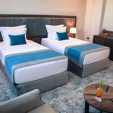 Radon Plaza Hotel 4*