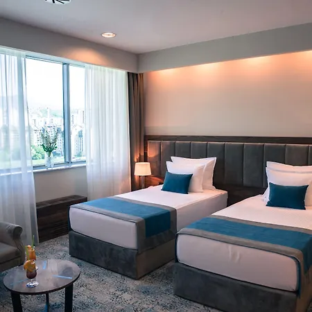 Radon Plaza Hotel 4*