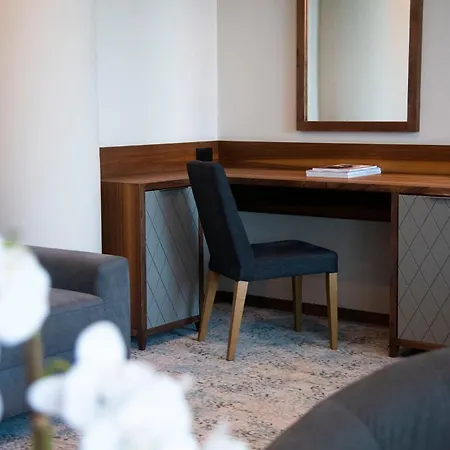 Radon Plaza Hotel